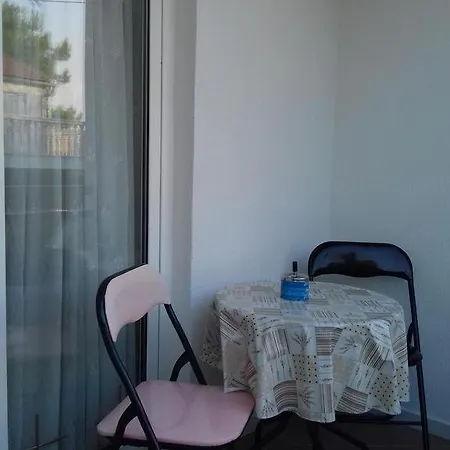 Guest house In With Balcony, Wifi Pirovac