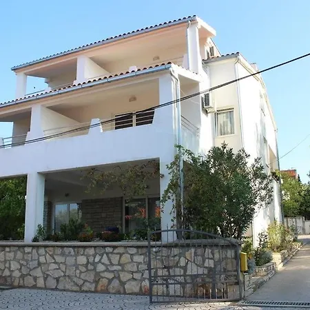 Guest house In With Balcony, Wifi